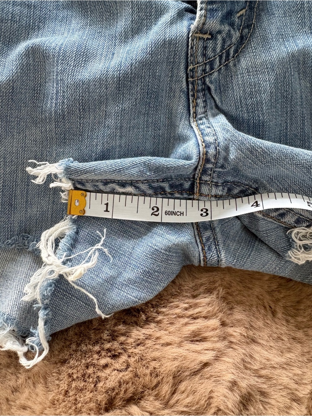 LEVI’s 569 Light Blue Frayed Hem Denim Shorts - Picture 7 of 7
